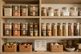 <h1>Glass Jars vs Plastic: Which Is Better for Pantry?</h1>