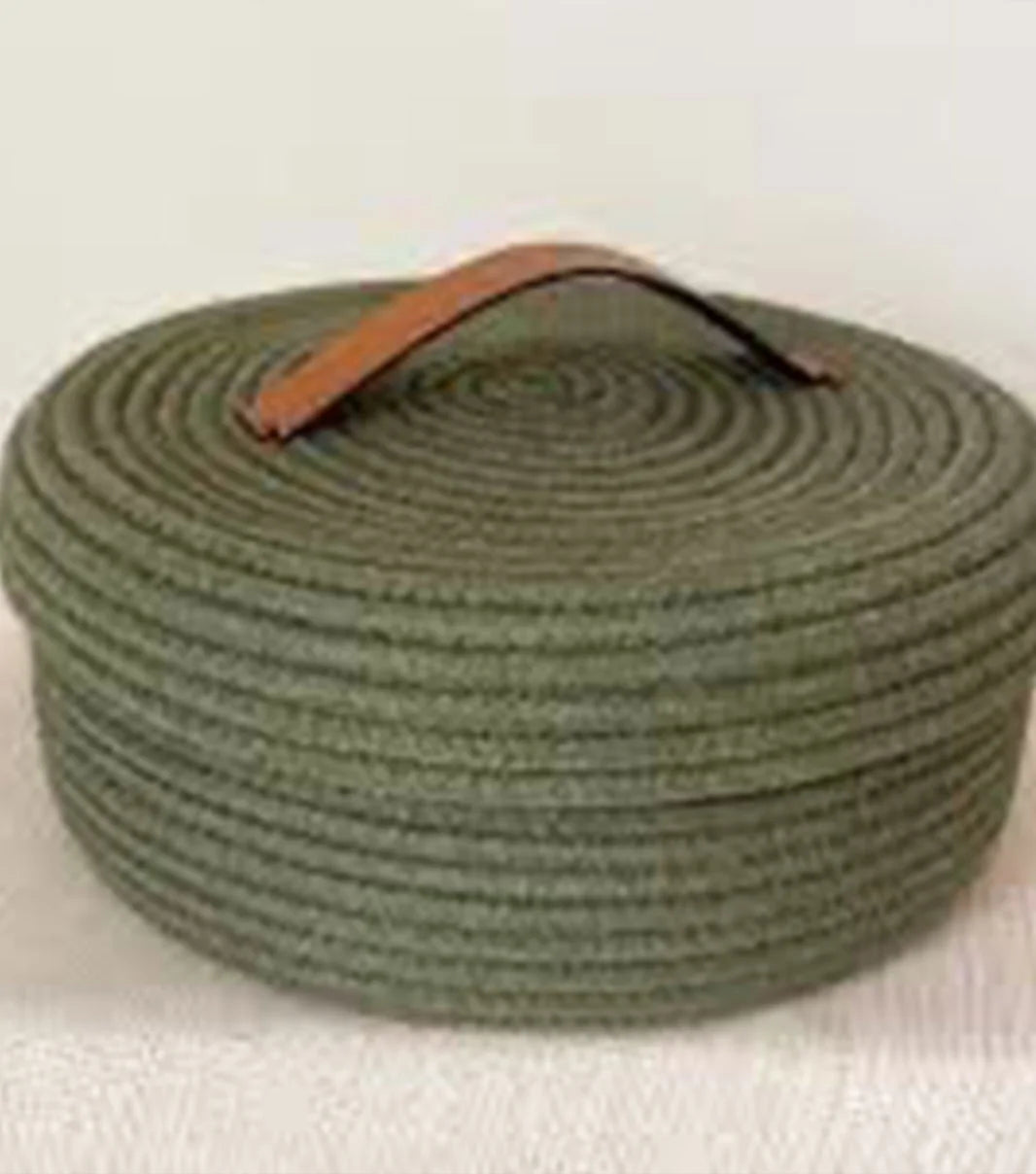 Woven rattan storage basket with cover lid for stylish and organized home storage solution